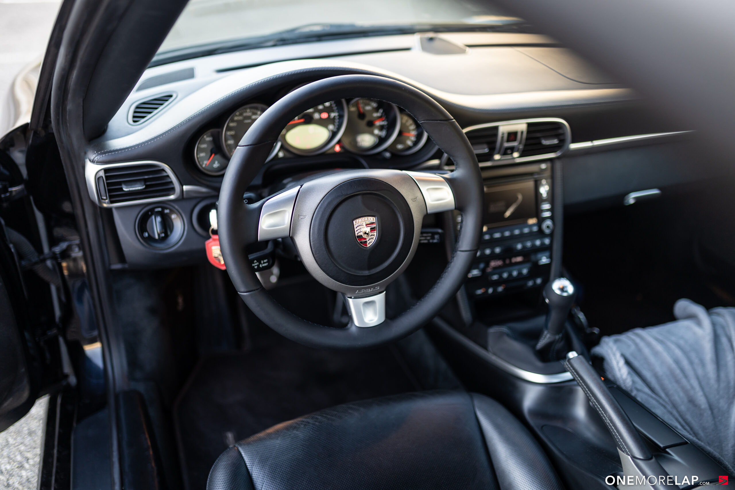 Porsche 997.2 Carrera 4S cockpit and 6-speed manual