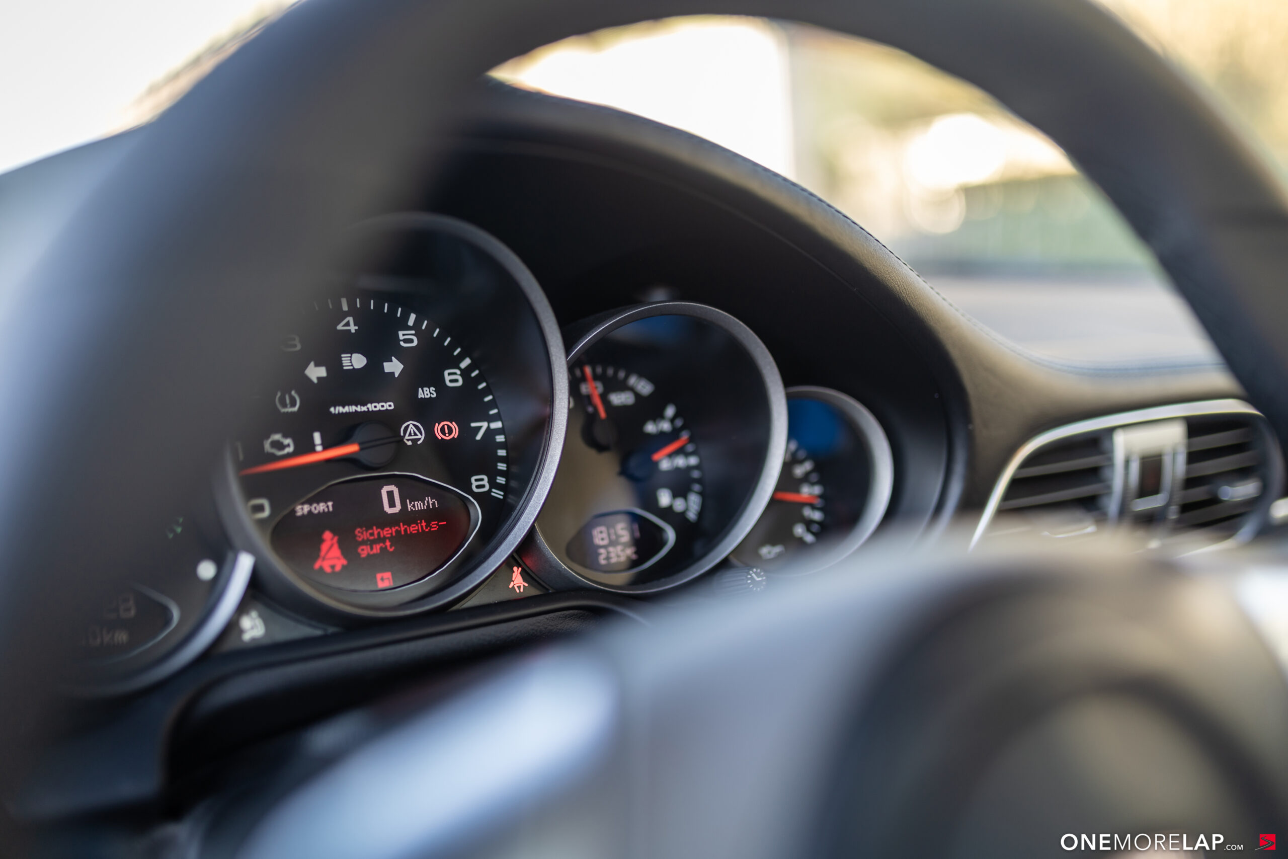 Porsche 997.2 Carrera 4S instrument cluster